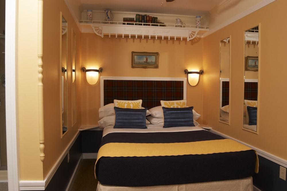 Beaconlight Guest House โพรวินซ์ทาวน์ ภายนอก รูปภาพ